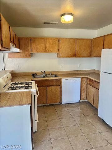 3708 Scuba Circle C, Las Vegas, NV 89108