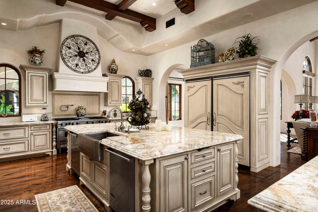 10955 E FEATHERSONG Lane, Scottsdale, AZ 85255