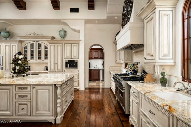 10955 E FEATHERSONG Lane, Scottsdale, AZ 85255