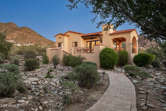 10955 E FEATHERSONG Lane, Scottsdale, AZ 85255