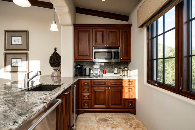 10955 E FEATHERSONG Lane, Scottsdale, AZ 85255