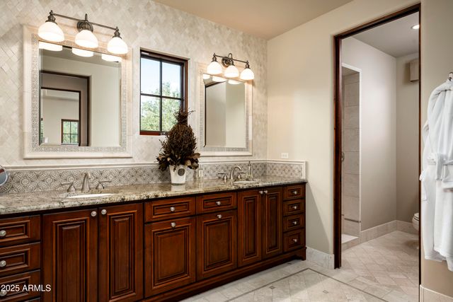 10955 E FEATHERSONG Lane, Scottsdale, AZ 85255