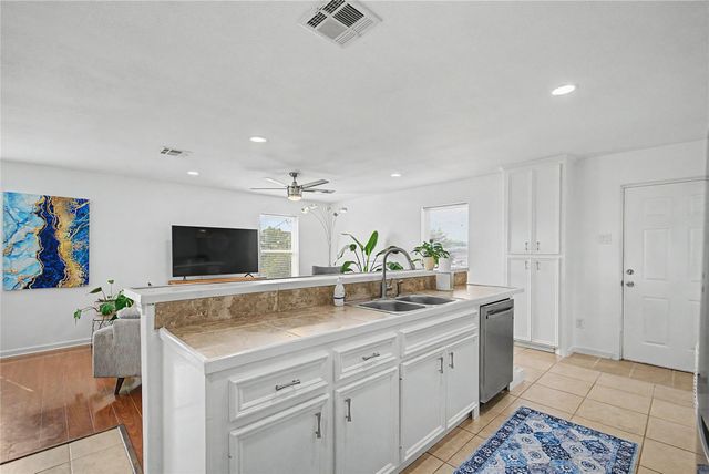 206 19th Street, Dickinson, TX 77539