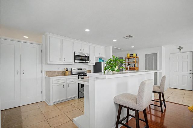 206 19th Street, Dickinson, TX 77539