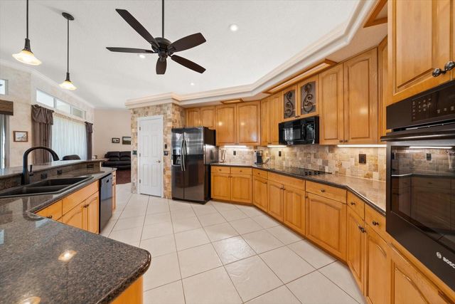 7890 134TH STREET, Seminole, FL 33776