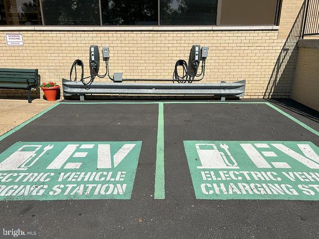 8001 FORBES PL, Springfield, VA 22151