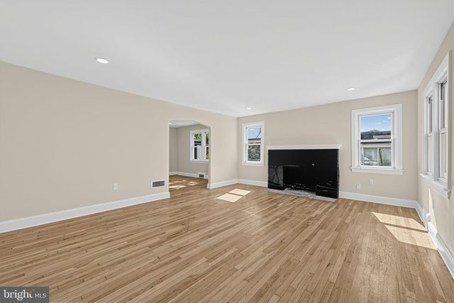2 PERSHING AVE, Ewing, NJ 08618