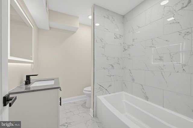 2 PERSHING AVE, Ewing, NJ 08618