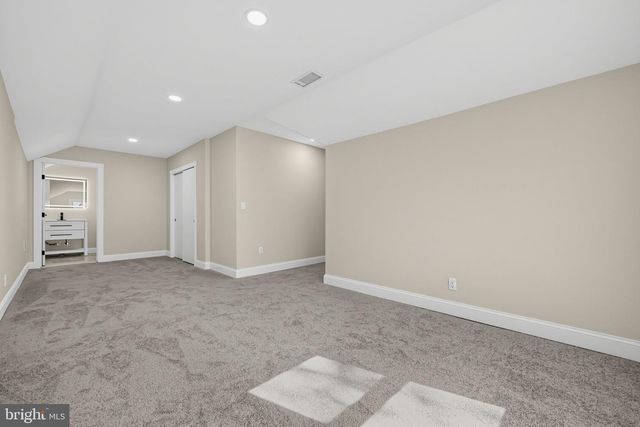 2 PERSHING AVE, Ewing, NJ 08618