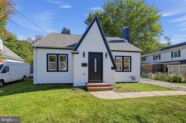 2 PERSHING AVE, Ewing, NJ 08618