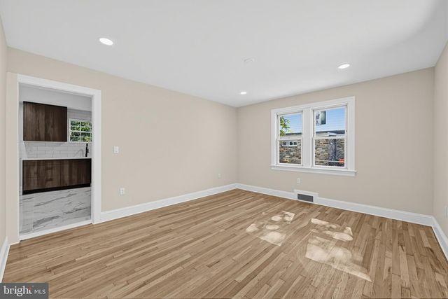 2 PERSHING AVE, Ewing, NJ 08618