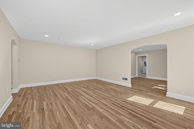 2 PERSHING AVE, Ewing, NJ 08618