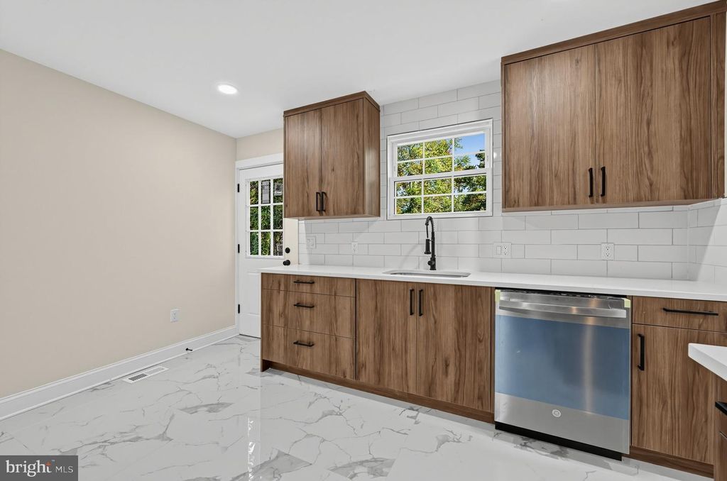 2 PERSHING AVE, EWING, NJ 08618 — photo 3