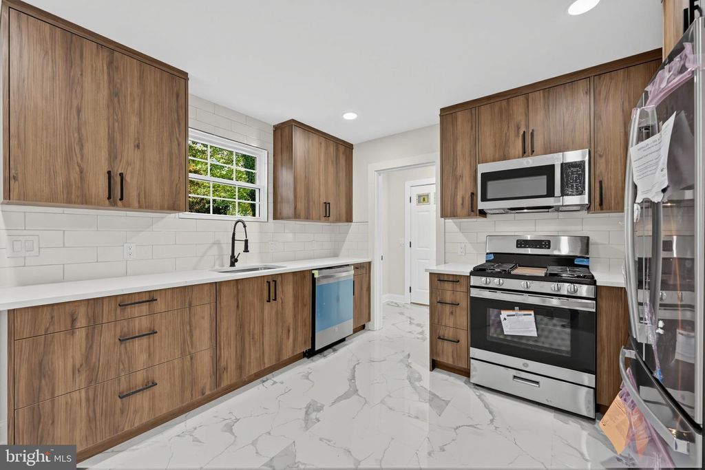 2 PERSHING AVE, EWING, NJ 08618 — photo 4