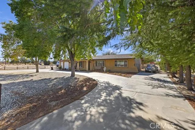21775 Sioux Road, Apple Valley, CA 92308