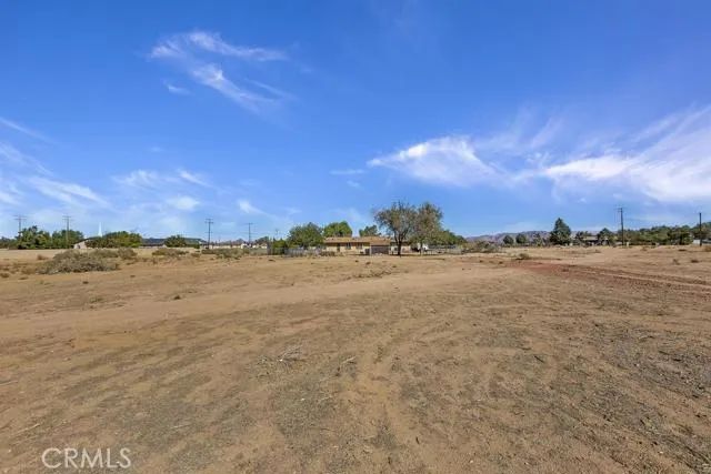 21775 Sioux Road, Apple Valley, CA 92308