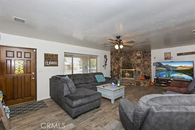 21775 Sioux Road, Apple Valley, CA 92308