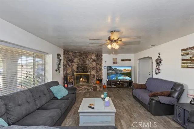21775 Sioux Road, Apple Valley, CA 92308
