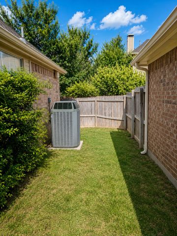 8708 Wellington Road, Irving, TX 75063