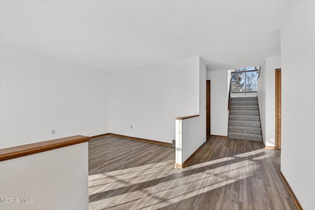 1957 Carvelle Drive, Northwood, OH 43619