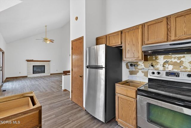 1957 Carvelle Drive, Northwood, OH 43619