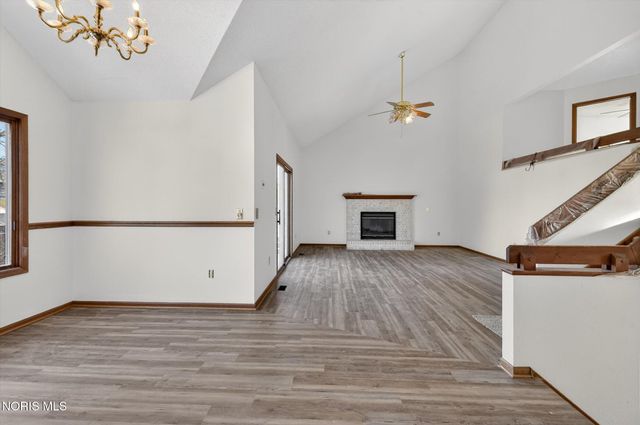 1957 Carvelle Drive, Northwood, OH 43619