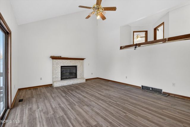 1957 Carvelle Drive, Northwood, OH 43619