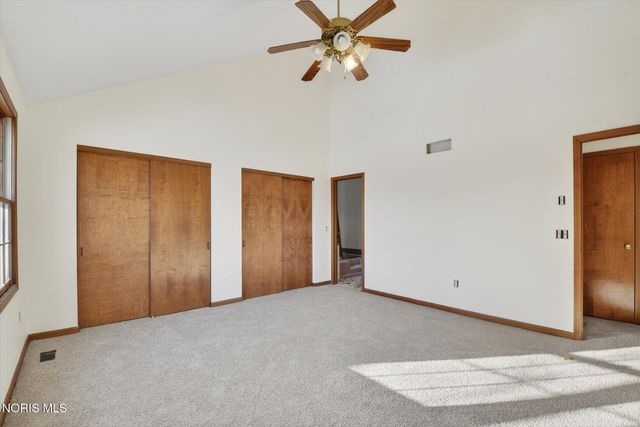 1957 Carvelle Drive, Northwood, OH 43619