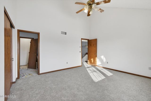 1957 Carvelle Drive, Northwood, OH 43619