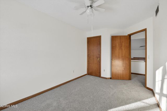 1957 Carvelle Drive, Northwood, OH 43619