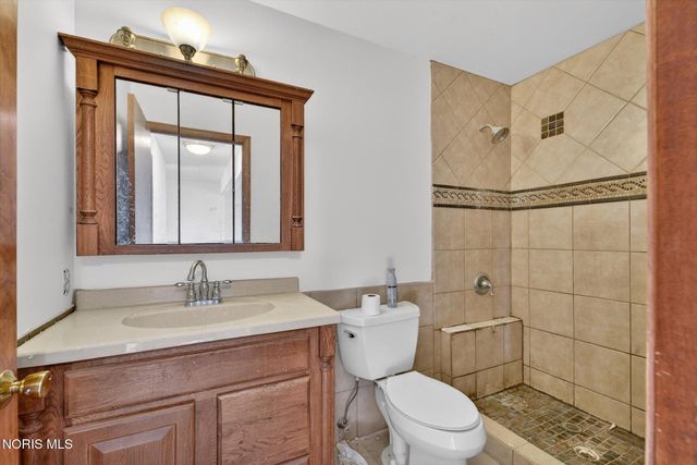 1957 Carvelle Drive, Northwood, OH 43619