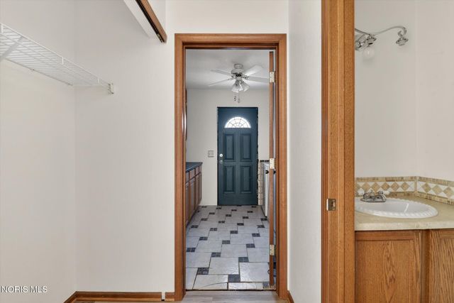 1957 Carvelle Drive, Northwood, OH 43619