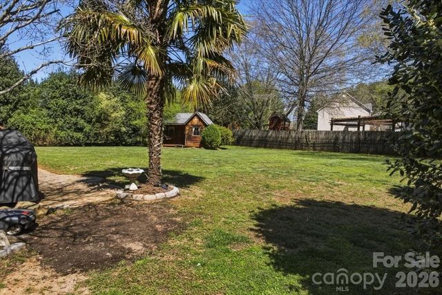 1505 Forest Pointe Lane, Gastonia, NC 28056