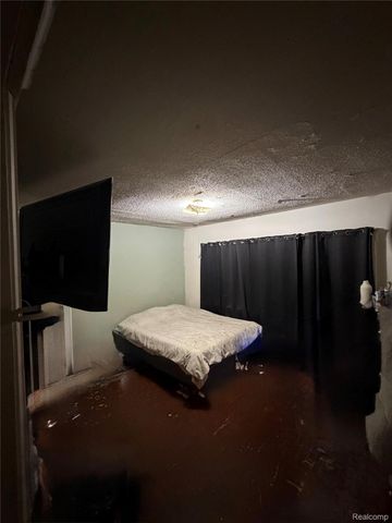 20059 Yacama, Highland Park, MI 48203