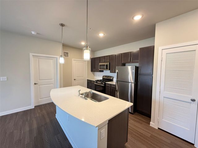 2102 Antoine Drive B1.2207, Houston, TX 77055
