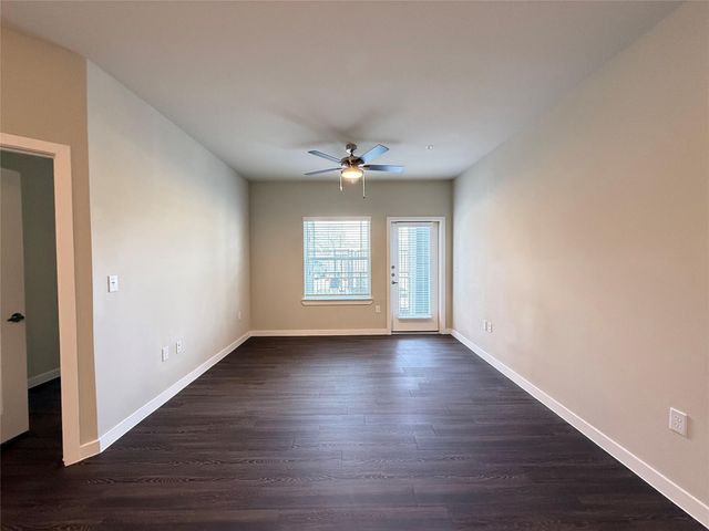 2102 Antoine Drive B1.2207, Houston, TX 77055