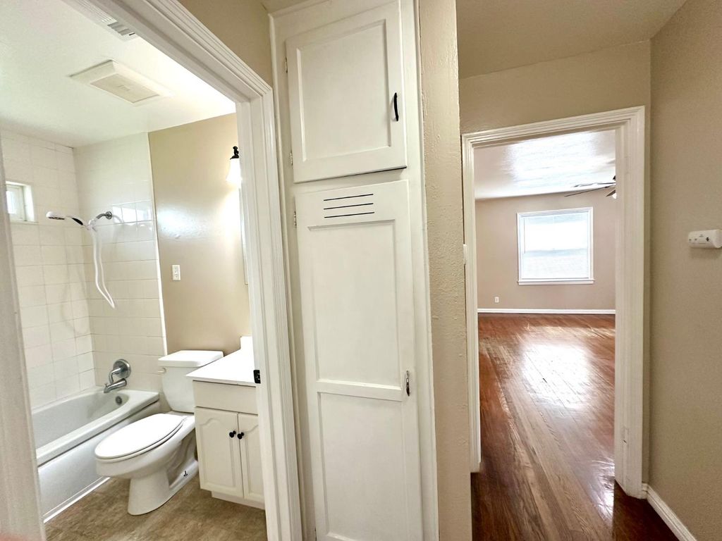 Image 12 of property listing at 1319 N Richmond Avenue, Hanford, CA 93230