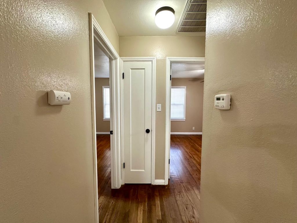 Image 9 of property listing at 1319 N Richmond Avenue, Hanford, CA 93230