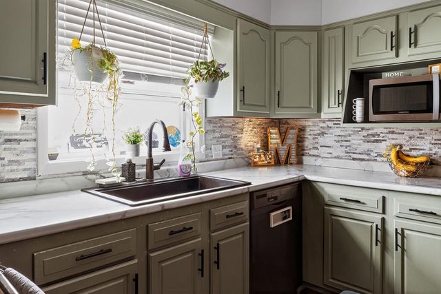 986 Woodland Rd., Mansfield, OH 44907