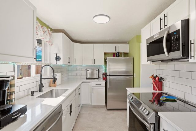 6908 N Washington St, Spokane, WA 99208