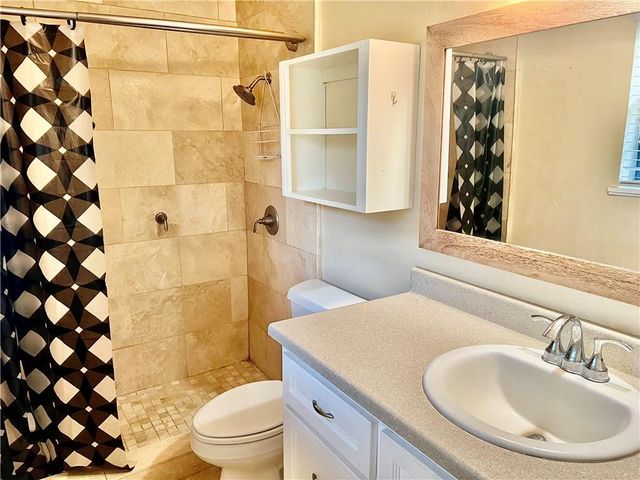 308 IRIS PARK Drive, Pineville, LA 71360