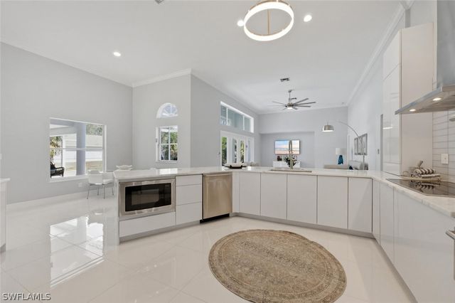 1520 Oakes BLVD, Naples, FL 34119