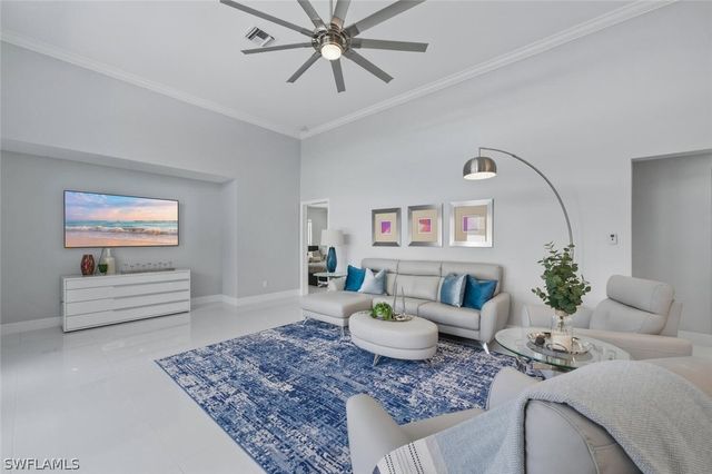 1520 Oakes BLVD, Naples, FL 34119