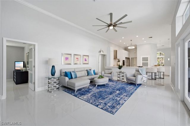 1520 Oakes BLVD, Naples, FL 34119