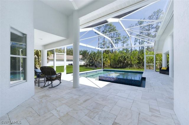 1520 Oakes BLVD, Naples, FL 34119