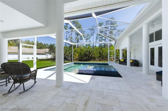 1520 Oakes BLVD, Naples, FL 34119