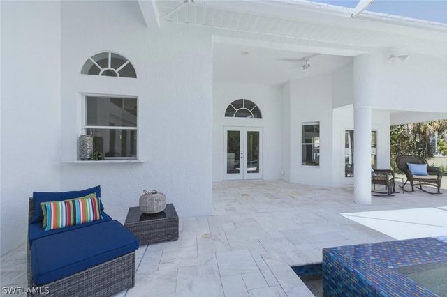 1520 Oakes BLVD, Naples, FL 34119