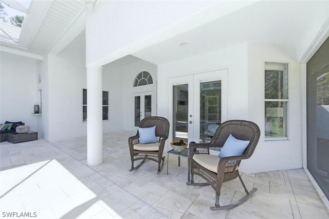 1520 Oakes BLVD, Naples, FL 34119