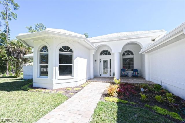 1520 Oakes BLVD, Naples, FL 34119