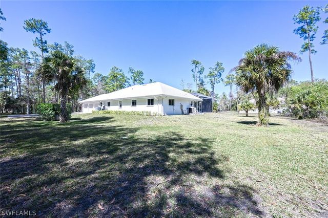 1520 Oakes BLVD, Naples, FL 34119